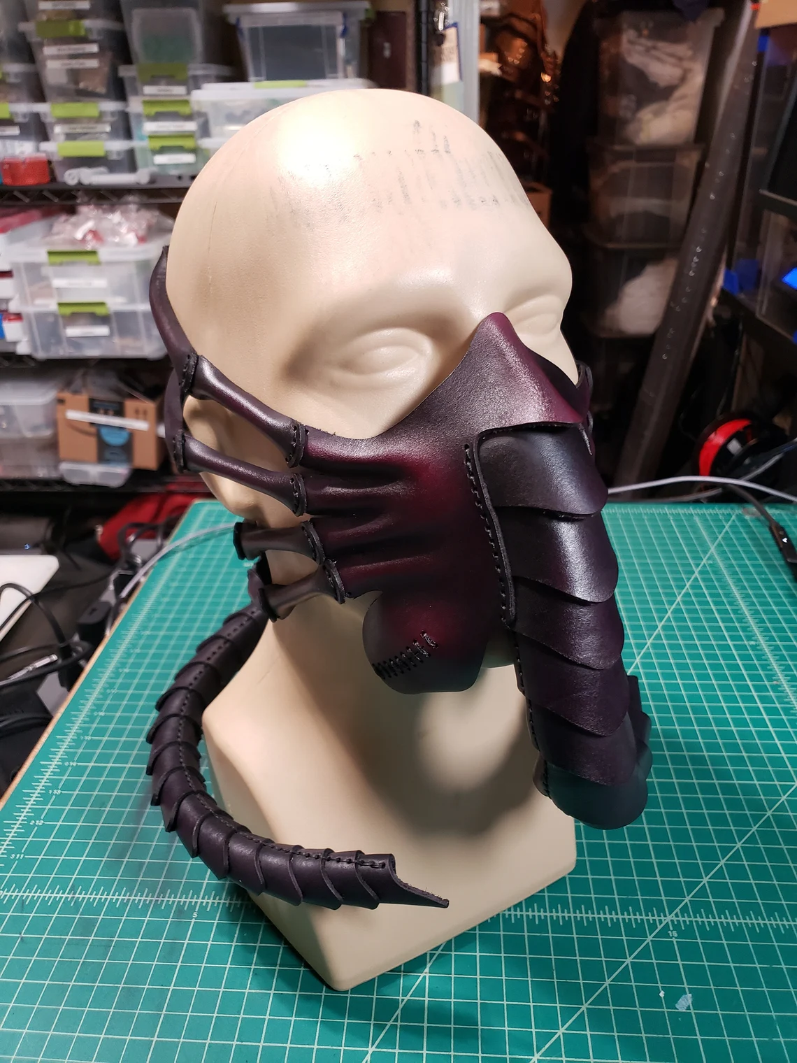 Facehugger Mask